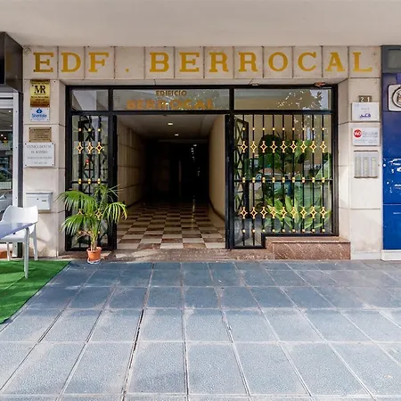 Berrocal Centro Marbela Canovas * Марбелья